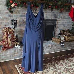 Elegant Blue Sleeveless Gown